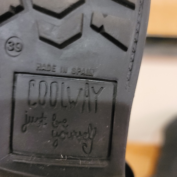 Boots - Picture 9 of 9